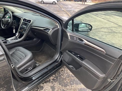 Used 2013 Ford Fusion SE FWD image 13