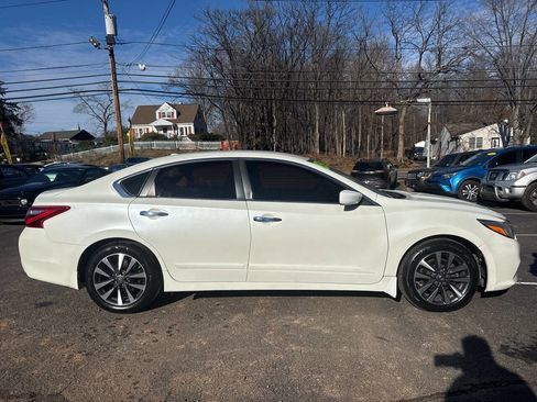 Used 2016 Nissan Altima 2.5 SV image 4