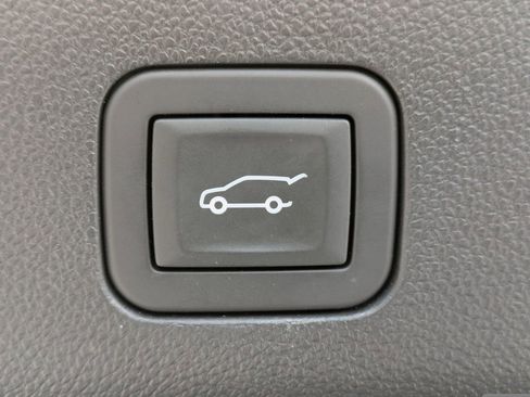 Certified 2025 Cadillac Escalade ESV Sport Platinum AWD/4WD image 15