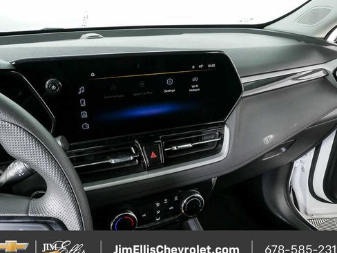 Used 2025 Chevrolet TrailBlazer LT image 12