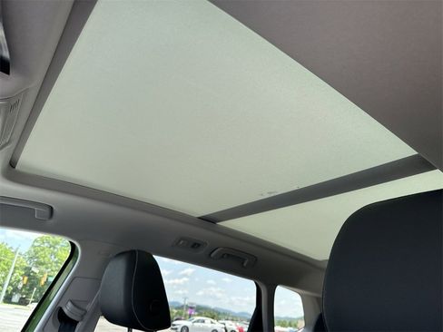 New 2025 Volkswagen Taos SE image 11