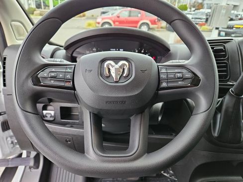 Used 2025 RAM ProMaster 2500 w/ Convenience Group image 20