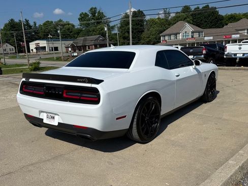 Used 2023 Dodge Challenger SRT Hellcat RWD image 6