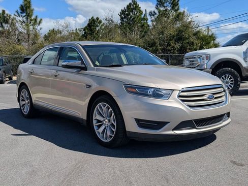 Used 2017 Ford Taurus Limited image 3