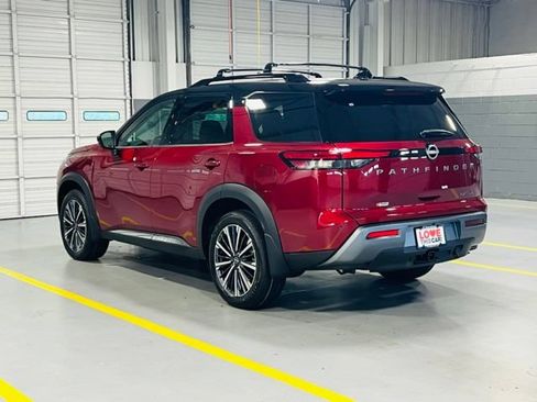 New 2026 Nissan Pathfinder Platinum FWD image 18