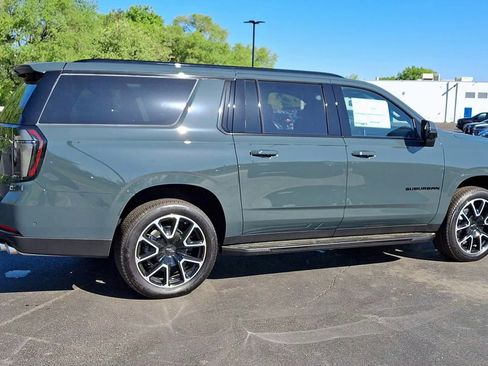 New 2026 Chevrolet Suburban RST w/ RST Capability Package AWD/4WD image 3