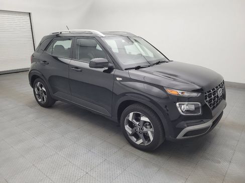 Used 2025 Hyundai Venue SEL FWD image 11