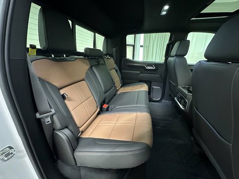 Certified 2024 Chevrolet Silverado 1500 High Country w/ High Country Premium Package image 24