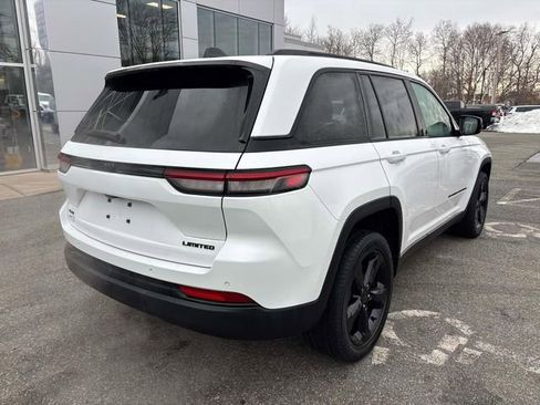 Used 2023 Jeep Grand Cherokee Limited w/ Black Appearance Package image 3