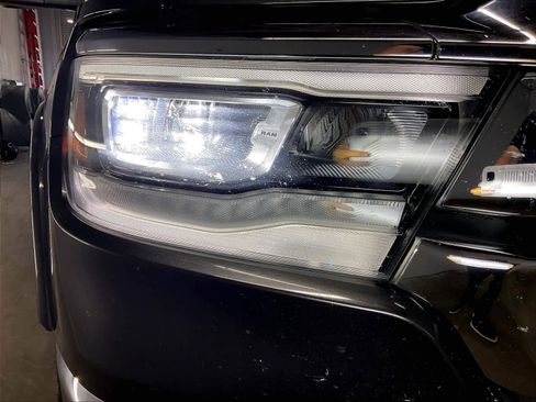 Used 2020 RAM 1500 Laramie w/ Off Road Group AWD/4WD image 28