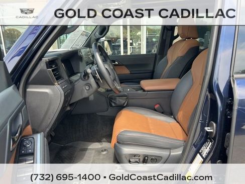 Used 2024 Lexus GX 550 w/ Accessory Package (31) AWD/4WD image 18