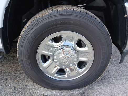 Used 2024 RAM 3500 Tradesman w/ Chrome Appearance Group image 16