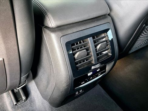 Used 2023 BMW X4 M40i w/ Premium Package image 34