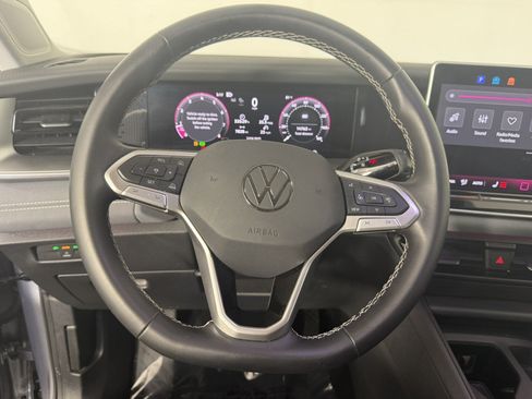Used 2026 Volkswagen Tiguan SE AWD/4WD image 20