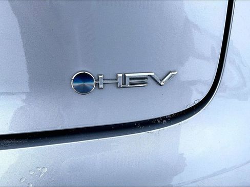 Used 2025 Toyota Prius LE image 8