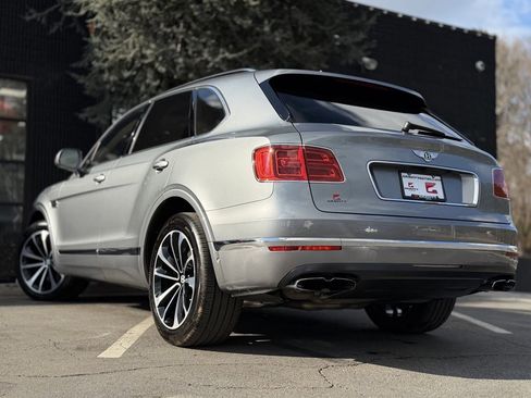 Used 2019 Bentley Bentayga image 20