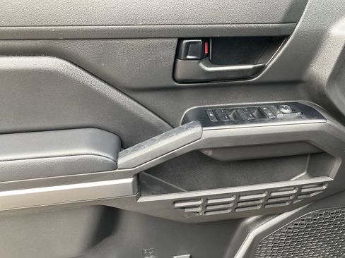 Certified 2025 Toyota Tacoma SR5 image 18