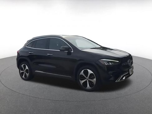 Used 2025 Mercedes-Benz GLA 250 image 3
