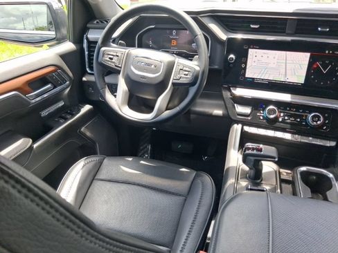 Used 2023 GMC Sierra 1500 Denali w/ Technology Package RWD image 9