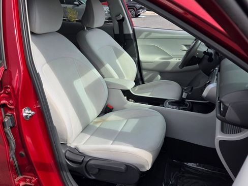 Used 2024 Hyundai Kona SEL image 15