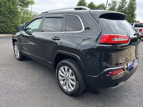 Used 2016 Jeep Cherokee Overland w/ Technology Group AWD/4WD image 9