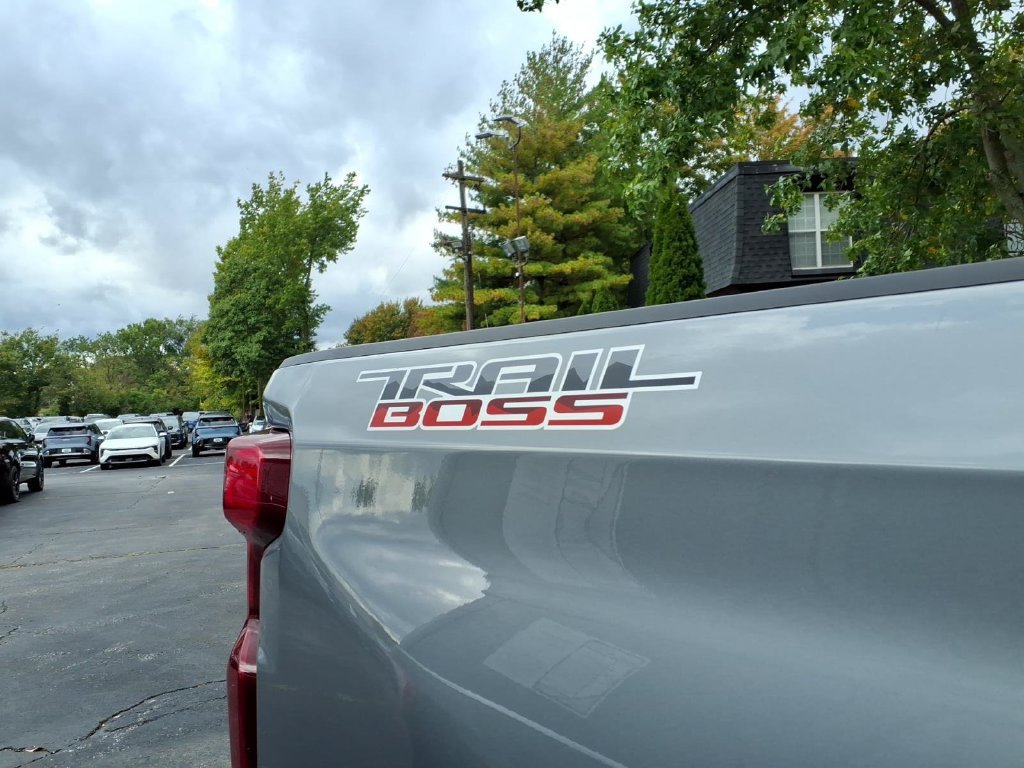 Used 2024 Chevrolet Silverado 1500 Custom Trail Boss AWD/4WD image 32