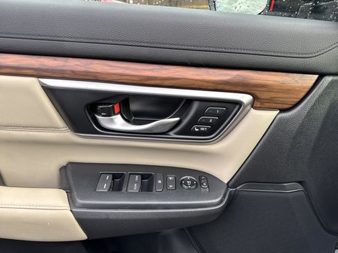 Used 2022 Honda CR-V Touring image 16