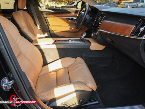 Used 2017 Volvo S90 T6 Inscription w/ Vision Package image 31