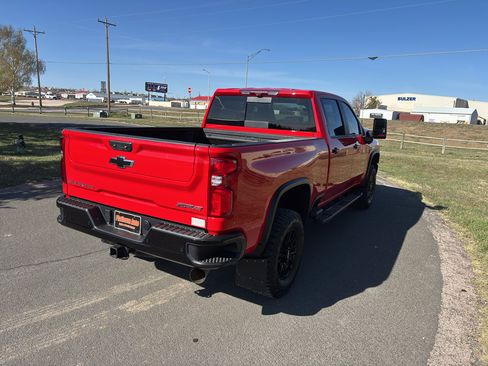 Used 2024 Chevrolet Silverado 2500 ZR2 w/ Technology Package AWD/4WD image 5