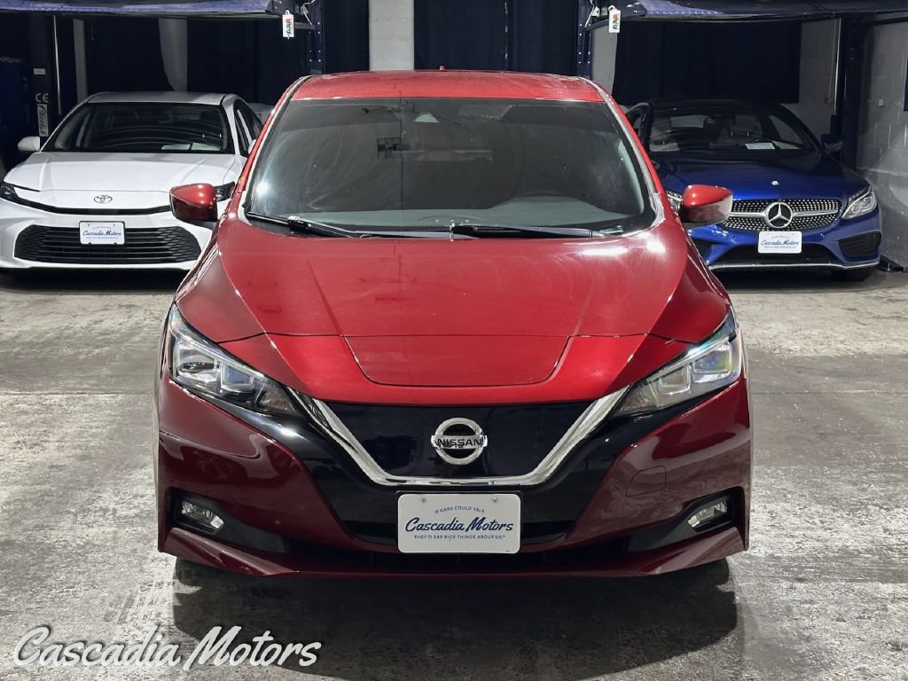 Used 2019 Nissan Leaf SV w/ SV Technology Package FWD image 3
