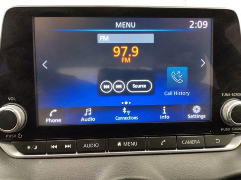 Used 2023 Nissan Sentra SR w/ Trunk Package FWD image 25