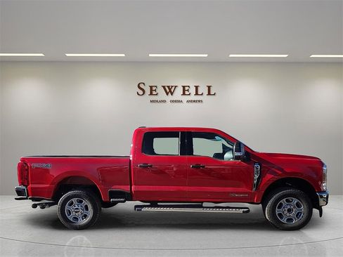 New 2026 Ford F250 XLT w/ FX4 Off-Road Package image 5