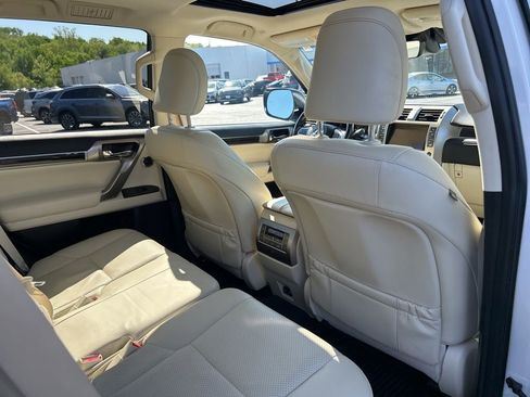 Used 2021 Lexus GX 460 Luxury w/ Accessory Package AWD/4WD image 43