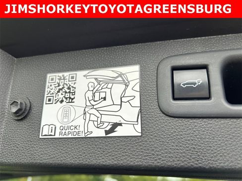 Used 2021 Toyota Highlander Limited image 32