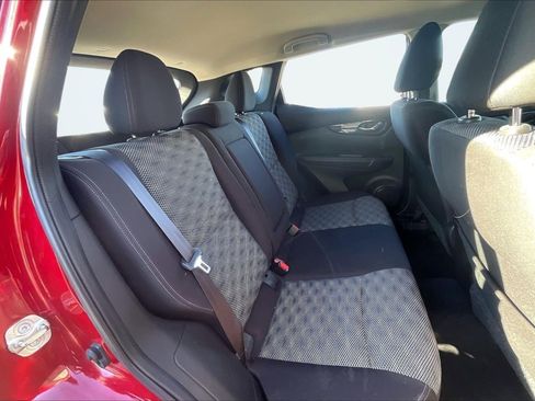 Used 2018 Nissan Rogue Sport SV w/ SV Technology Package image 27