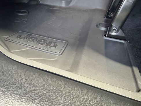 Used 2026 Jeep Wrangler Unlimited Rubicon image 17