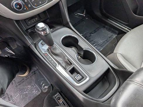 Used 2019 Chevrolet Equinox Premier image 18