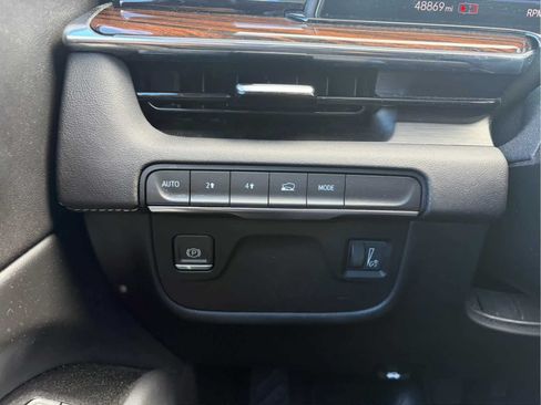 Certified 2023 Cadillac Escalade ESV Premium Luxury w/ LPO, Radiant Package AWD/4WD image 13