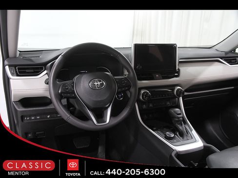 Used 2025 Toyota RAV4 XLE w/ Convenience Package AWD/4WD image 6