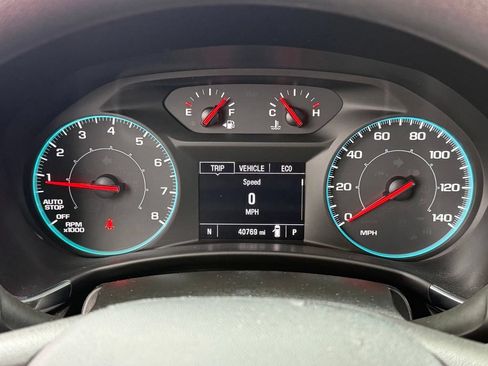 Used 2021 Chevrolet Equinox LS w/ LS Convenience Package AWD/4WD image 17