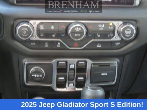 New 2025 Jeep Gladiator Sport AWD/4WD image 14