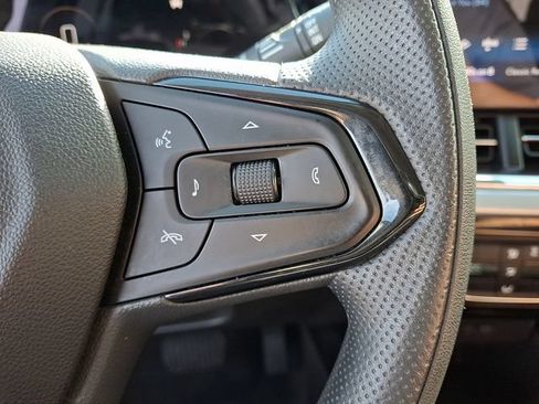 Used 2025 Chevrolet Trax LT FWD image 22