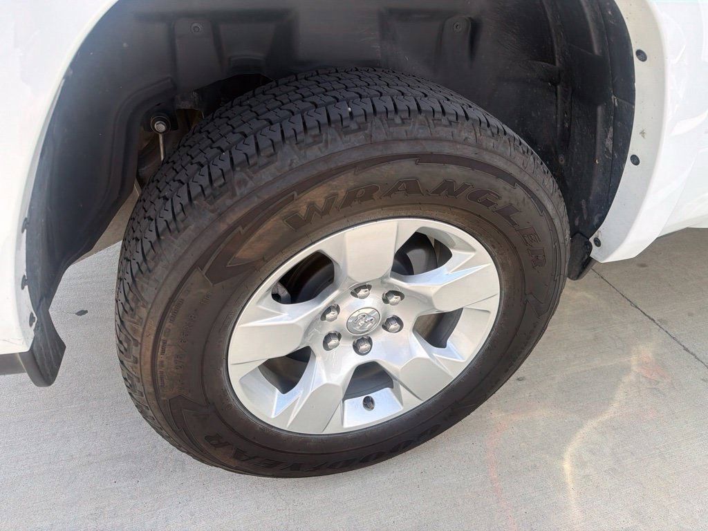Used 2025 RAM 1500 Big Horn AWD/4WD image 4