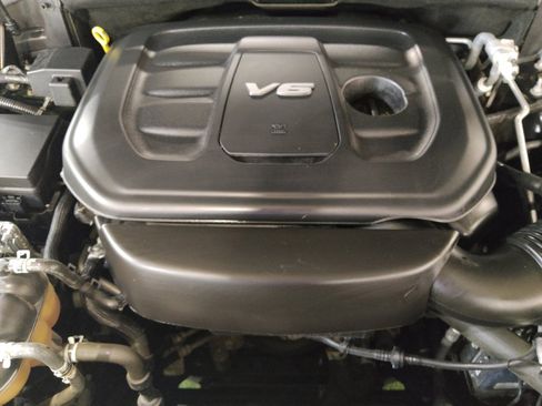 Used 2019 Jeep Grand Cherokee Altitude AWD/4WD image 30