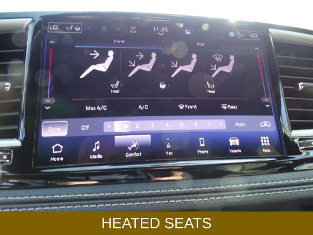 Certified 2025 Chrysler Pacifica Select w/ Uconnect Theater Family Group AWD/4WD image 14
