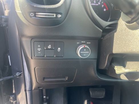 Used 2015 Kia Soul ! w/ Sun & Sound Package image 22