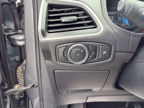 Used 2024 Ford Edge SEL image 10