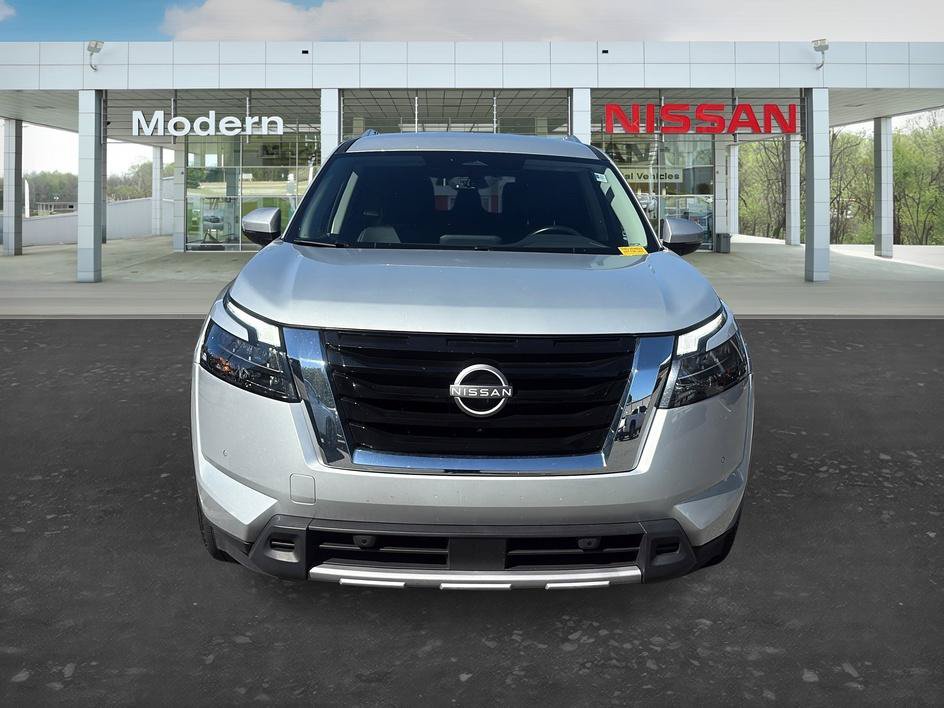 Certified 2025 Nissan Pathfinder SL AWD/4WD image 8