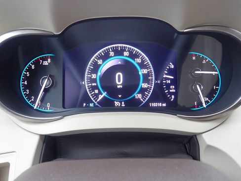 Used 2015 Buick LaCrosse image 4