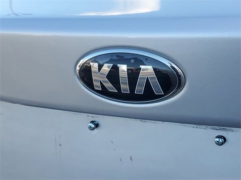 Used 2018 Kia Optima LX w/ 17" Alloy Wheels Package image 6